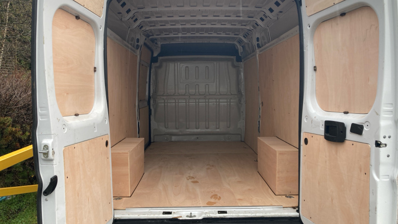 Citroen Relay 35 L3 Diesel 2.2 BlueHDi H2 Van 140ps Enterprise Edition